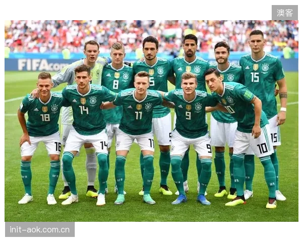 最新FIFA排名决定种子队分档，法国队凭借近期稳定发挥力压西班牙锁定头号种子席位。